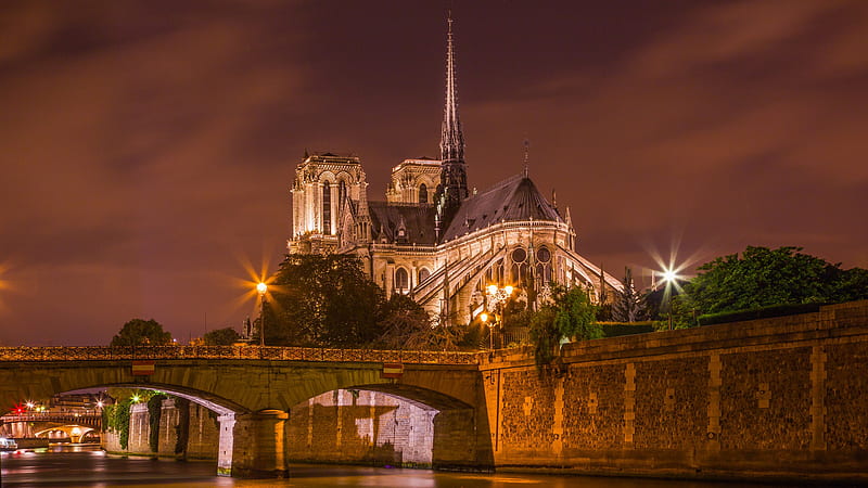 Notre Dame De Paris With Background Of Clouds During Nighttime Travel, HD wallpaper