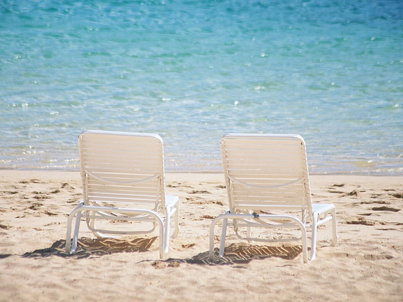 Deck Chairs On Sandy Beach, sand, deck chairs, beaches, hawaii, nature, sea, HD wallpaper