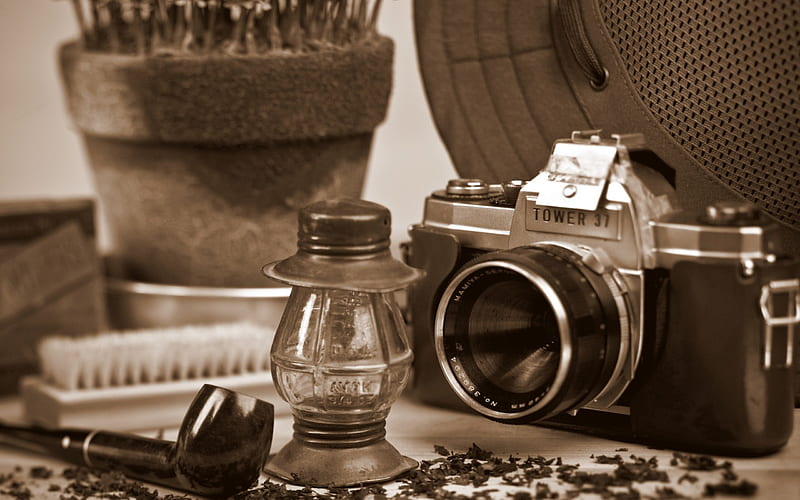 Vintage Still Life, lamp, objects, camera, old, monochrome, hat, still life, tobacco, artifacts, pipe, vintage, HD wallpaper