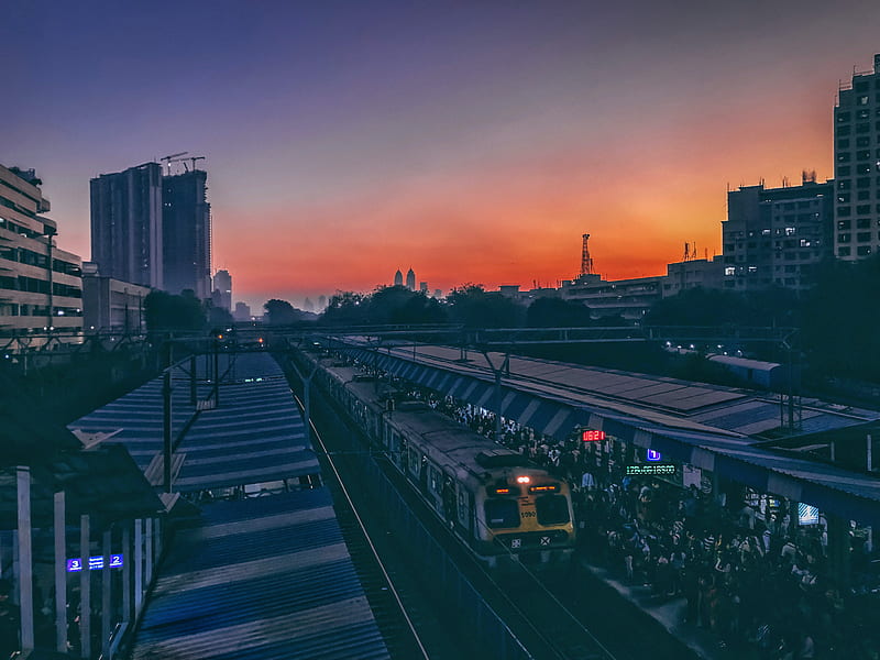 Vivek Singh - Mumbai's local train, often known as the lifeline of the city, looking rather glorious!, HD wallpaper