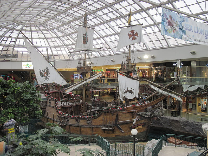 Ship wrecks decorated at the Mall, graphy, green, ship wrecks, white, wood, HD wallpaper