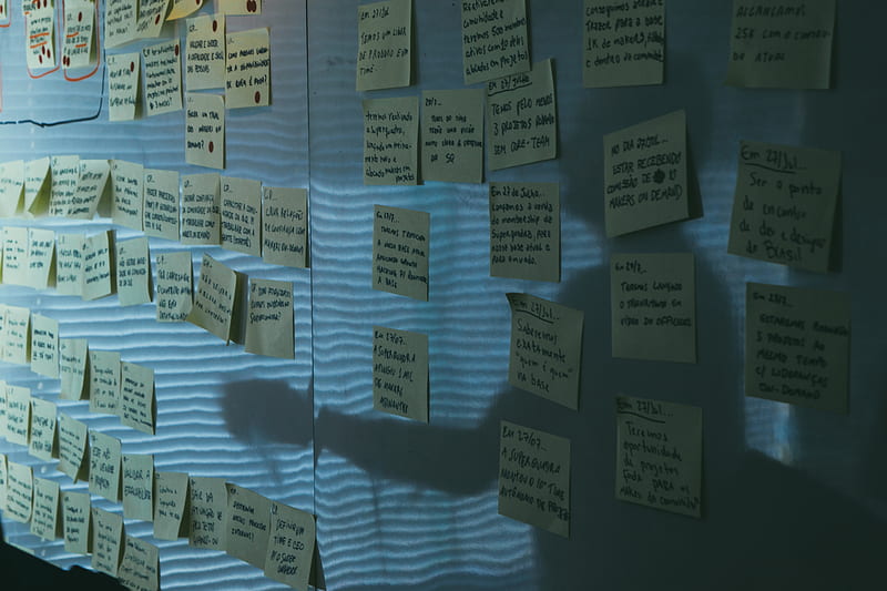 yellow sticky notes on gray wall, HD wallpaper