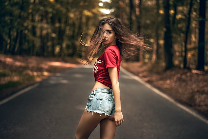 Girl in a Coca Cola Teeshirt, brunette, model, outdoors, shorts, HD  wallpaper | Peakpx