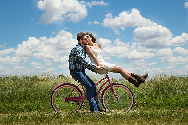 Couple Bike Romantic, love, couple, cycle, HD wallpaper