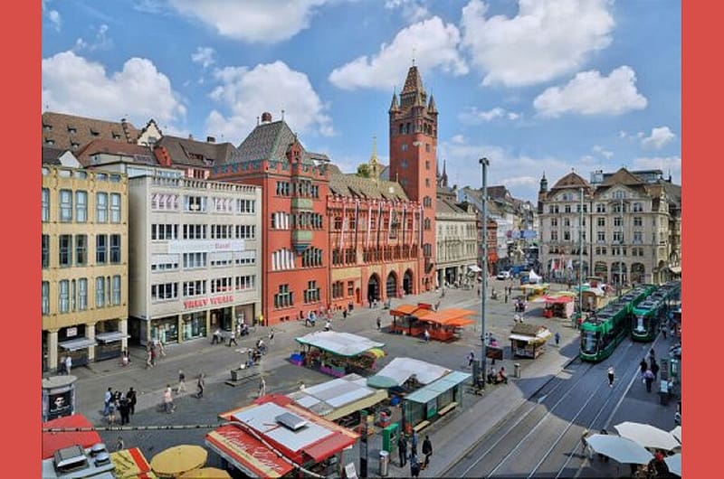 MARKET PLATZ BASEL AND RATHAUS TOWN HALL BASEL, TRAMS, TOWN HALL, MARKET PLACE, RED BUILDING, HD wallpaper