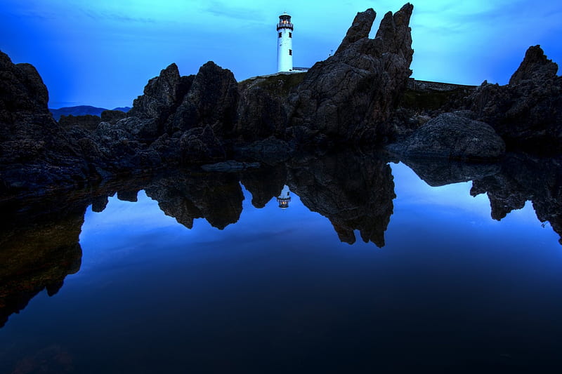 Lighthouse in blue night, architecture, rocks, dreams, bonito, sunset, magic, graphy, nice, stones, sunrise, light, blue, night, amazing, aurora, shadow, black, silhouette, lighthouse, cool, awesome, nature, landscape, coast, HD wallpaper