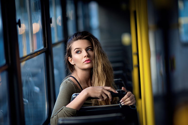 Girl In Bus Sitting Looking Back , girls, blonde, bus, model, HD wallpaper