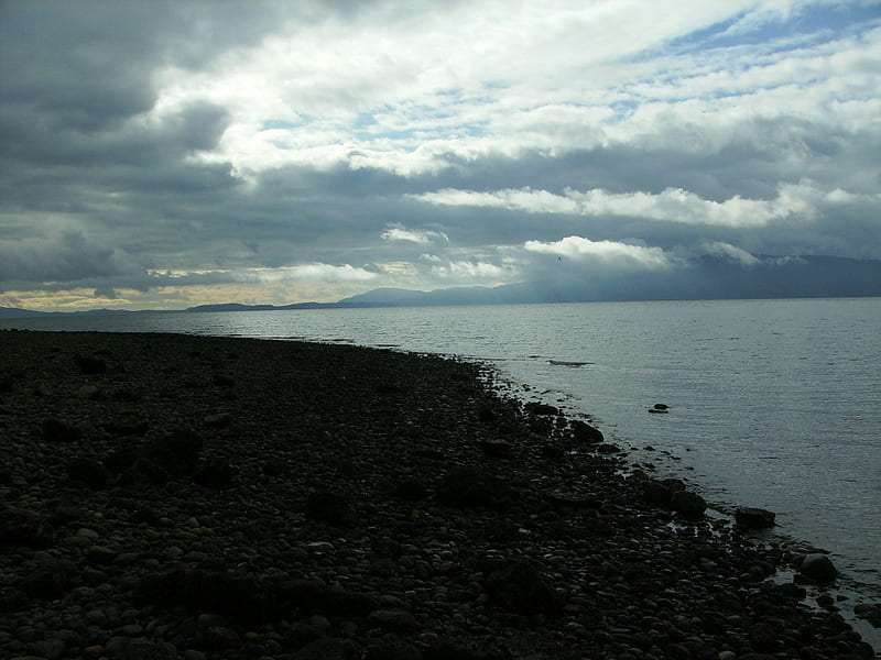 Gray Skies and Rocky Beach, beach, pacific northwest, dark, washington, rocky, gray sky, depressing, HD wallpaper