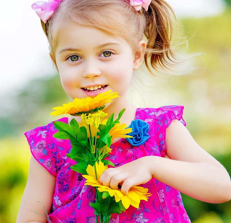 Happy Little Lady, smile, happy, special days, girl, sunflowers, people, flowers, child, sunshine, HD wallpaper
