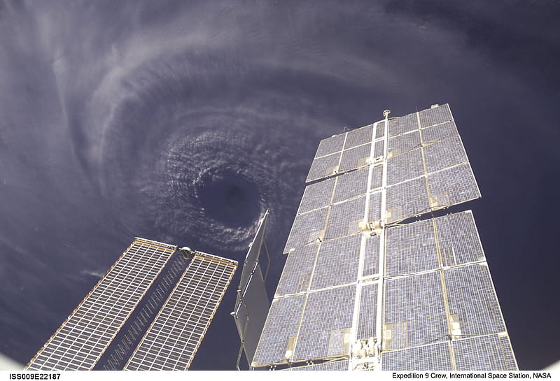 Hurricane Ivan from the Space Station, cool, space, Space Station, fun, clouds, HD wallpaper