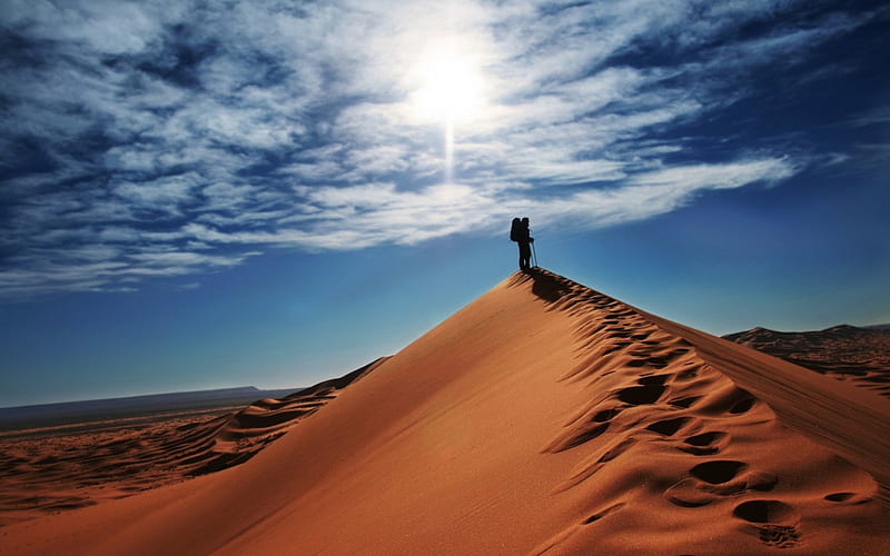 traveler atop a sand dune, sand, deser, sky, hiker, dune, HD wallpaper