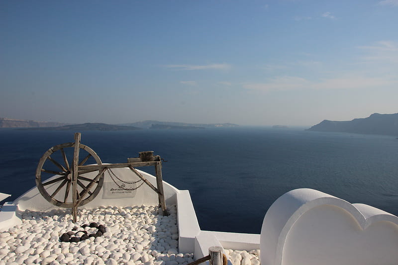 Santorini, beauty, blue sea, white building, pebbles, HD wallpaper