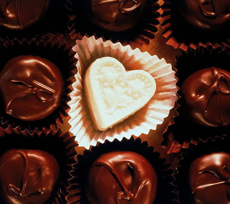 Sweet Chocolate Heart for Talana !, gilft, delicious, chocolate, love, heart, tempting, white, HD wallpaper