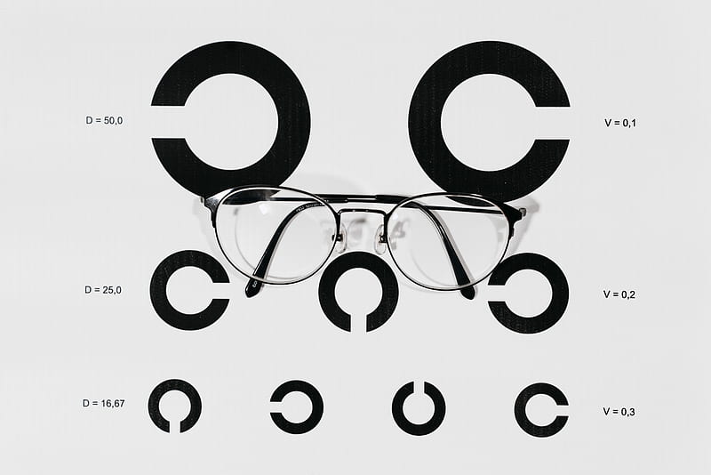 Black Frame Eyeglasses on White Background, HD wallpaper