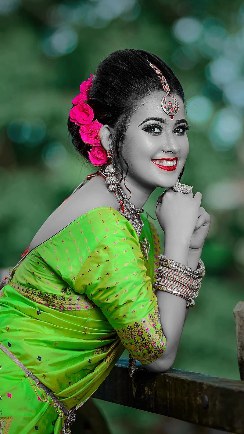 The smile, black and white, bonito, black and white, fashion, green dress, indian, married, pretty, red lips, HD phone wallpaper