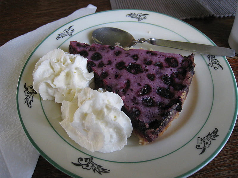 Blueberry pie, table, blueberry, plate, pie, cream, napkin, HD wallpaper