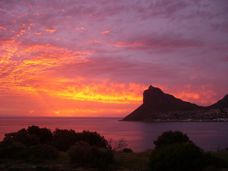 VIEW OF HOUT BAY AT SUNSET, graphy, mountains, ocean, sunset, sky, bay, sea, fishing, HD wallpaper