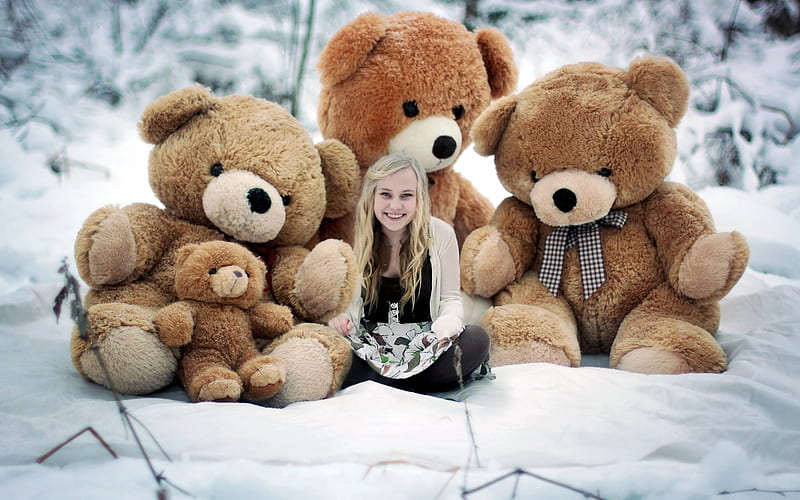 Teddy Bear hugs, teddy bears, big, girl, snow, sitting, bonito, smiling, winter, HD wallpaper