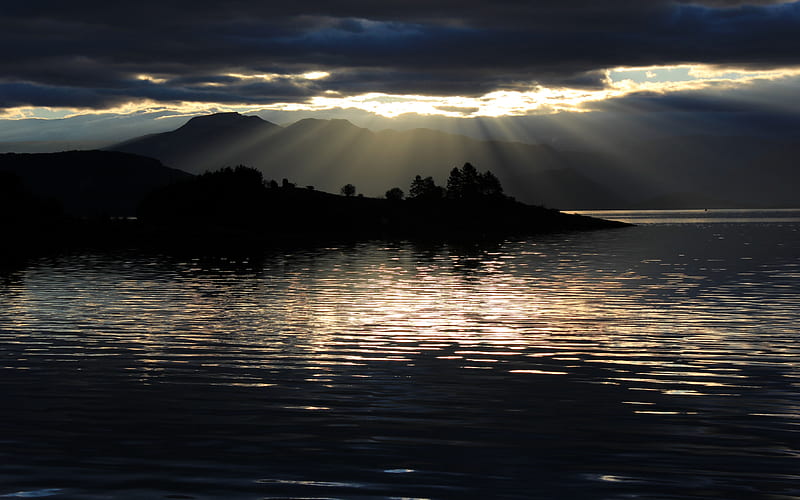Onarheisms Fjord Sunrise, cloudy, sun, bonito, beams, water, beaches, mountains, nature, island, reflection, HD wallpaper