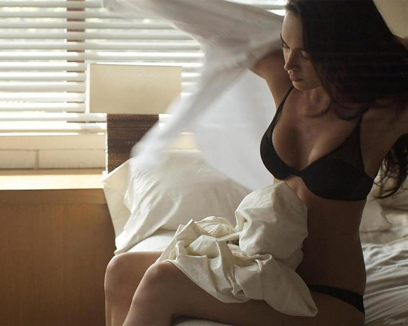 intimate moment (Megan Fox), 09, fox, actress, megan, 05, 2011, HD wallpaper