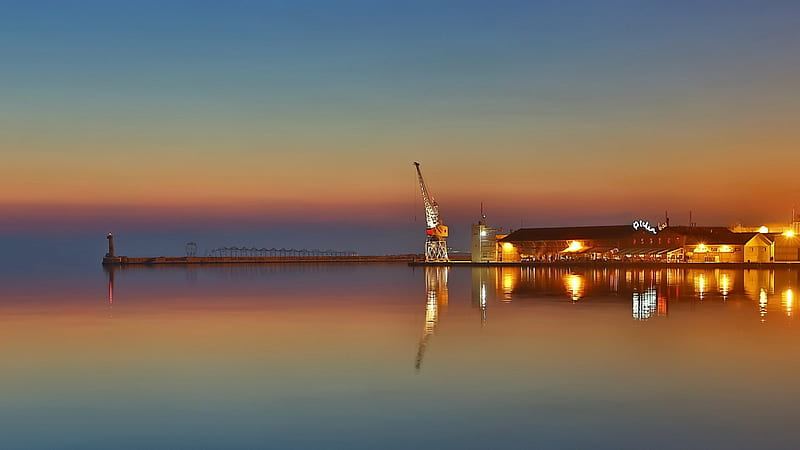 beacon at the end of a wharf, beacon, crane, dusk, wharf, lights, sea, HD wallpaper