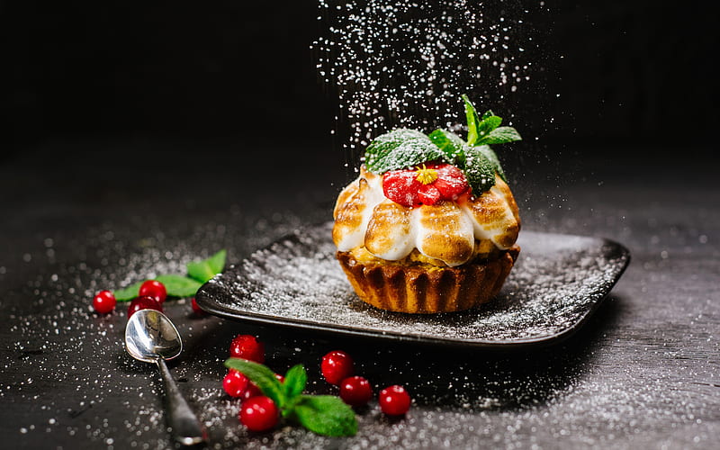 cupcake with strawberries sweets, pastries, muffins, icing sugar, cupcake with berries, cupcakes, cakes, HD wallpaper