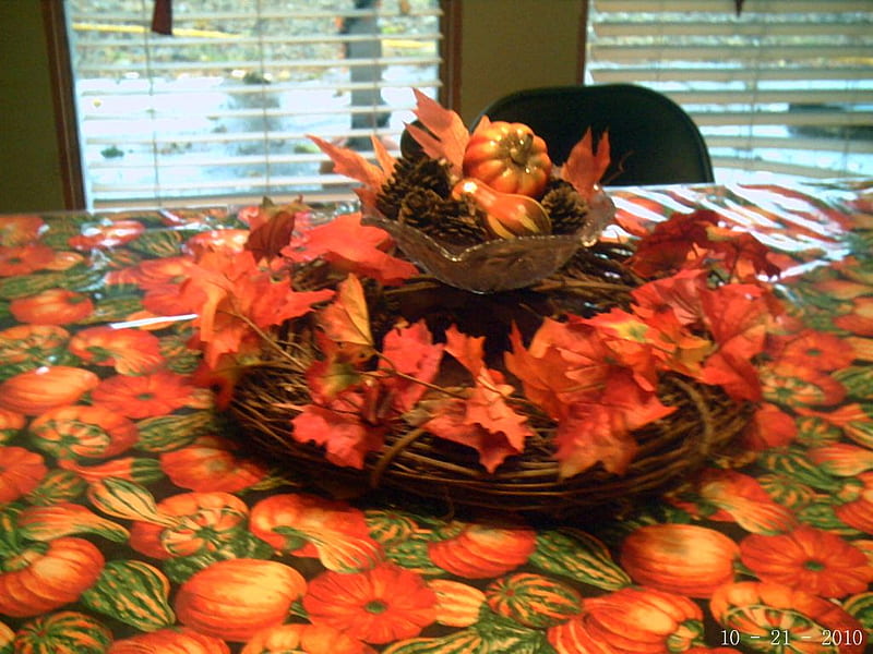 Table Topper Art, leaves, table topper, halloween, plants, thanksgiving, HD wallpaper
