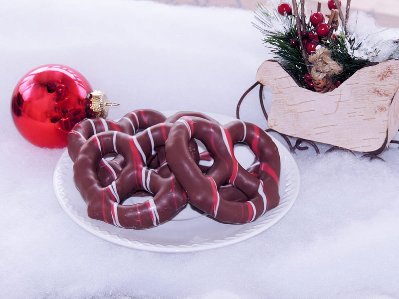 Chocolate Coated Pretzels, Abstract, Pretzels, graphy, Chocolate, Christmas, HD wallpaper