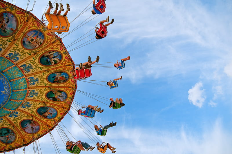 people riding carnival ride under blue skies, HD wallpaper
