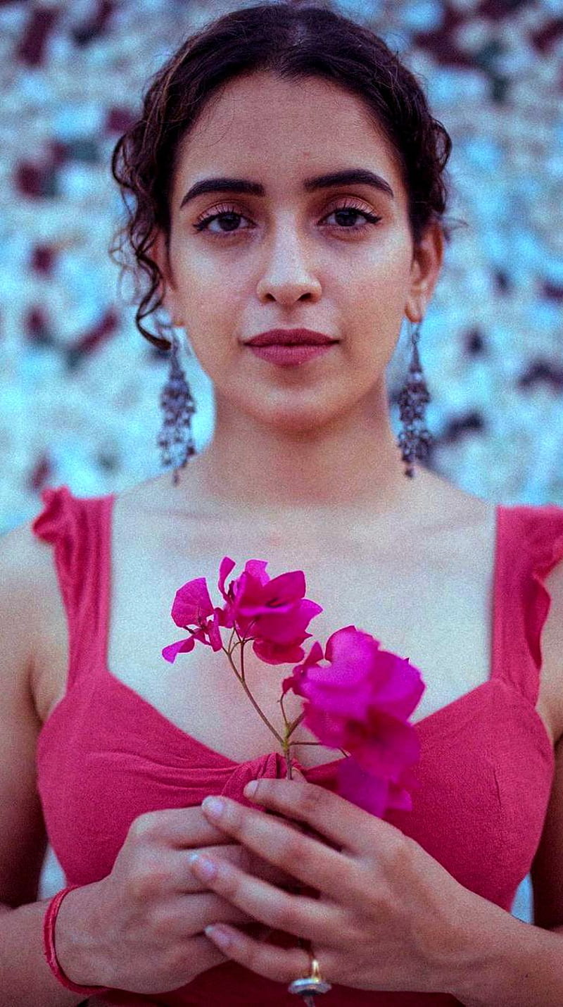 Saniya Malhotra , saniya malhotra, bollywood actress, HD phone wallpaper