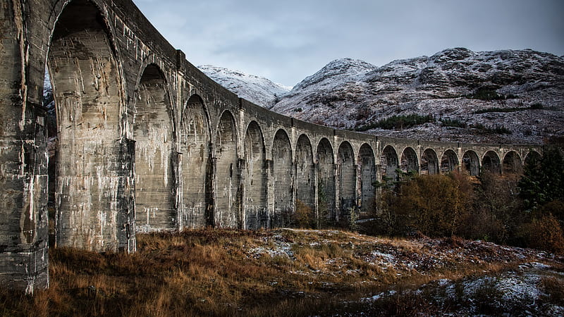 Glenfinnan Viaduct Bridge Near Mountain In Scotland Travel, HD wallpaper