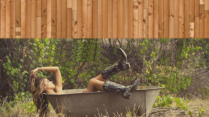 Clean Up . ., cowgirl, boots, ranch, women, outdoors, bathtub, style, blondes, western, HD wallpaper