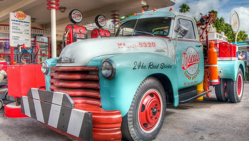 vintage chevrolet tow truck in a gas station r, tow, gas station, r, truck, vintage, HD wallpaper
