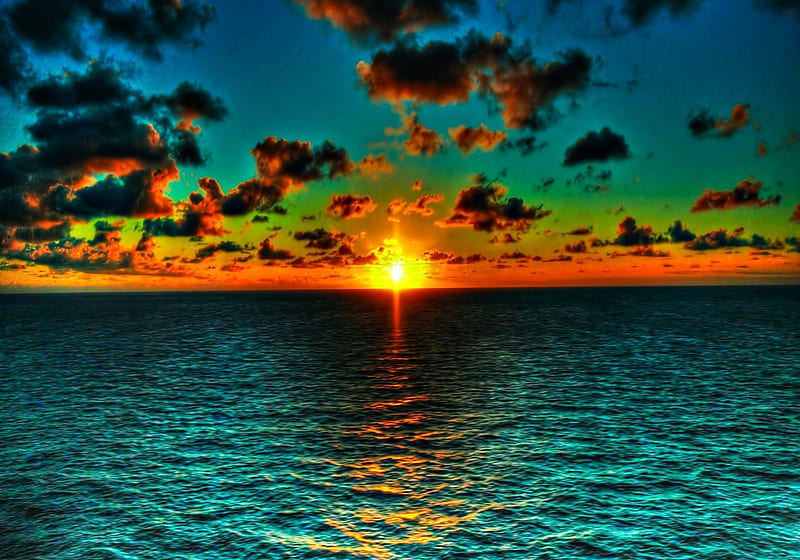 Sea sunset, colorful, glow, sun, orange, dazzling, bonito, sunset, clouds, sea, sundown, nice, sunrise, reflection, amazing, lovely, ocean, sunlight, golden, waves, sky, water, rays, summer, sunshine, nature, HD wallpaper