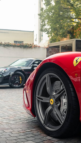 Ferrari: Với tốc độ và sức mạnh, Ferrari là một biểu tượng của ý chí và đẳng cấp. Hãy xem hình ảnh để chứng kiến vẻ đẹp của dòng xe này với động cơ mạnh mẽ, thiết kế thể thao và khả năng tăng tốc nhanh chóng. Điều này sẽ khiến bạn sẵn sàng để lên xe và cảm nhận tốc độ. 