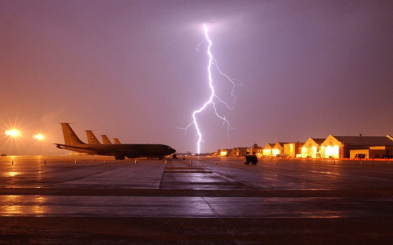 Lightning over an Airstrip, airstrips, nature, lightning, stormy weather, HD wallpaper