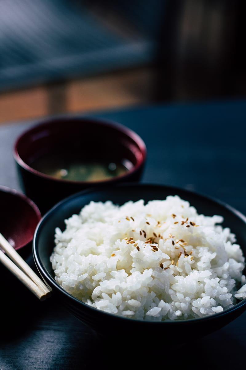 rice with sesame in black bowl, HD phone wallpaper