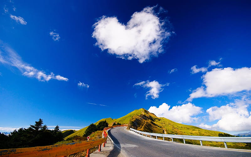 Heart Cloud, cloud, holiday, mountains, heart, road, sky, sweet, HD wallpaper
