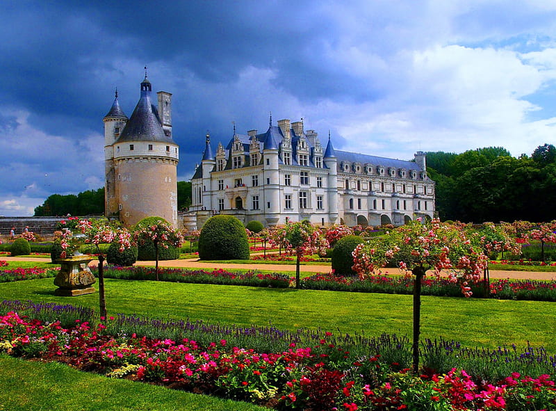 Château de Chenonceau, chateau, colorful, lovely, view, grass, France, bonito, palace, sky, freshness, alleys, summer, flowers, garden, castle, HD wallpaper