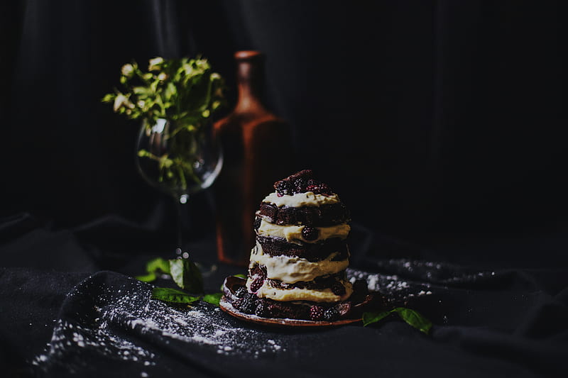 Low Key Chocolate Cake Stock Photo - Download Image Now - Black Background,  Cake, Dessert - Sweet Food - iStock