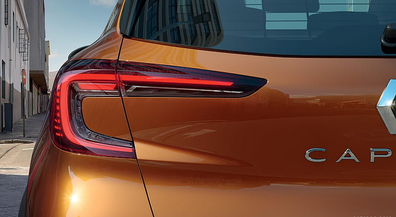 2020 Renault Captur (Color: Atacama Orange) - Tail Light , car, HD wallpaper