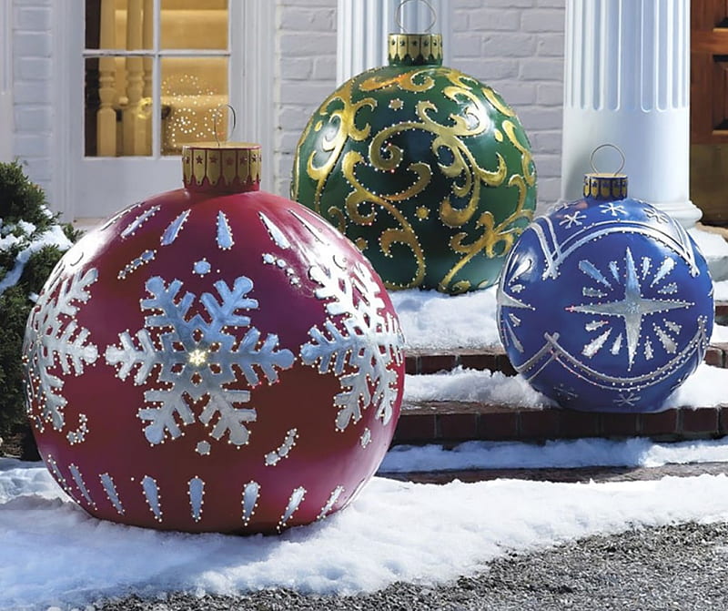 Outdoor Christmas decoration, red, ornaments, holidays, christmas balls, christmas, decoration, decor, winter, green, lighted, snow, garden, massive, outdoor, blue, HD wallpaper