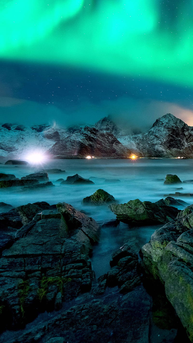 Aurora boreal, ocean, lightning, storm, borealis, wave, lights, sky, HD phone wallpaper