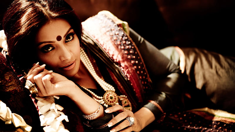 Bipasha Basu, indian actress, saree, beauty, Bollywood, HD wallpaper