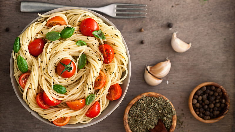 pasta, tomatoes, vegetables, garlic, fork, delicious, Food, HD wallpaper