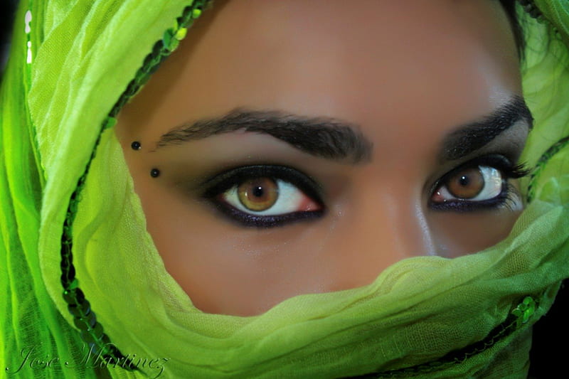 Brown eyes, stare, veil, make up, green, beauty, face, lady, eyes, beautiful lady, HD wallpaper