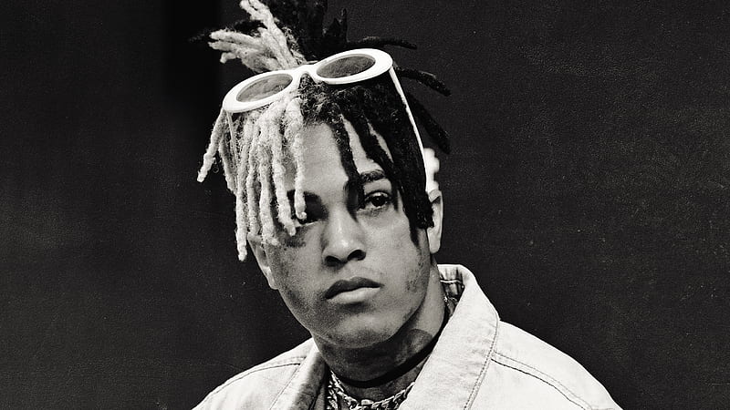 XXXTentacion With White And Black Hair Having Sunglass On Head In Black Background Celebrities, HD wallpaper