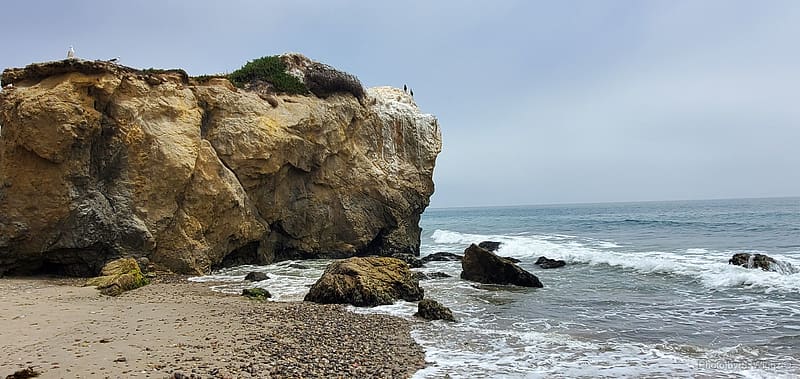 El Matador Beach, Malibu California, El Matador, Beach, malibu, California, Birds, Rock, Sand, Ocean, Waves, Clouds, Sky, HD wallpaper