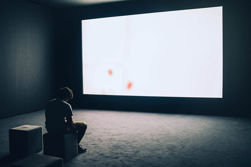 man sit in front projector screen, HD wallpaper