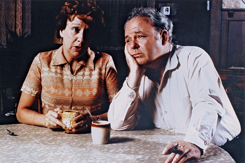 All In The Family, table, archie and edith, coffee, talking, tv, HD wallpaper